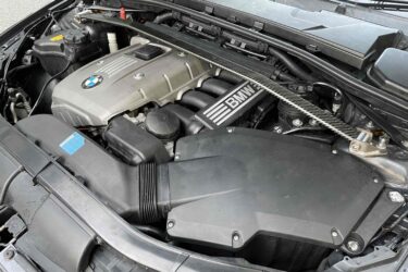 BMW E90 325i VVTモーター＆エキセントリックシャフトセンサー交換(組付)｜神戸市東灘区